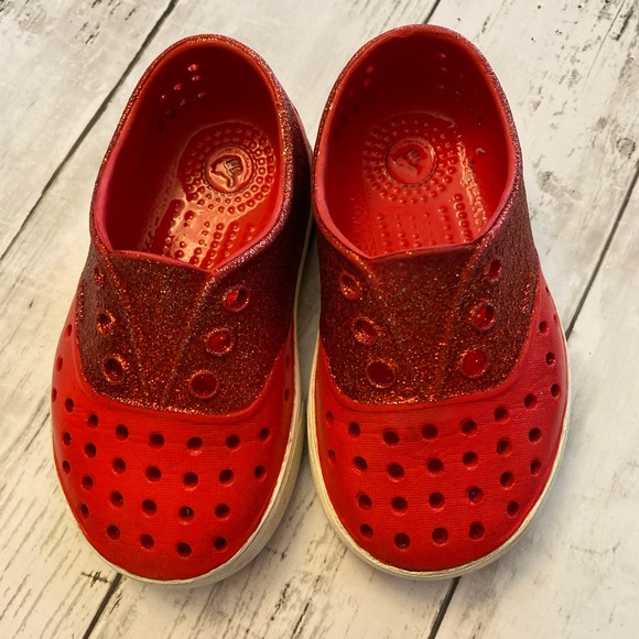 Toddler Red Glitter Miller Native Shoes - Picture 1 of 3